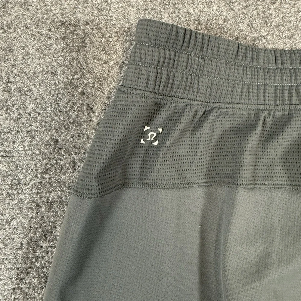 Lululemon Shorts Mens Medium Gray Real Reset‎ 13